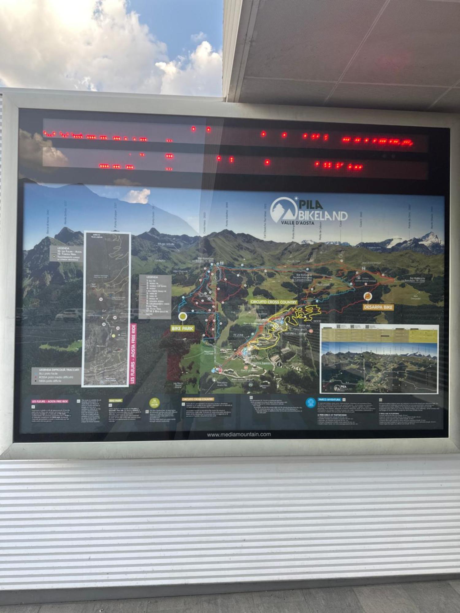 Aosta Center Holidays Apartments المظهر الخارجي الصورة